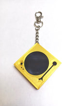 Load image into Gallery viewer, Mini FiDJit DJ Scratch Key Chain